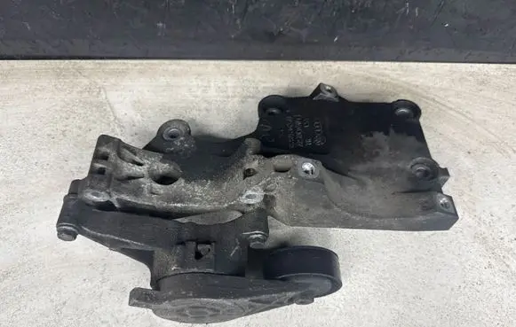 Volkswagen Golf V Generator/alternator bracket 038903143AF