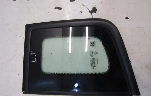 Jeep Renegade Rear side window KRIS235789