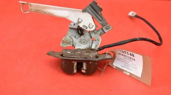 Nissan Pathfinder R51 Tailgate/trunk/boot lock/catch/latch