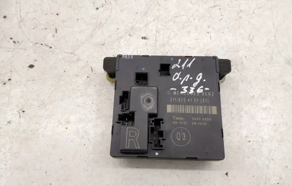Mercedes-Benz E W211 Door control unit/module A2118704126 2118704126