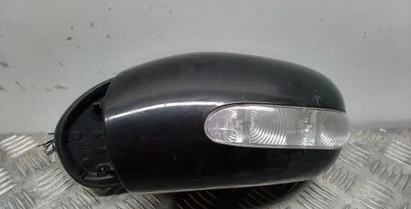 Mercedes-Benz E W211 Front door electric wing mirror 413133419