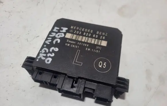 Mercedes-Benz C AMG W203 Door control unit/module 2038206526 351369