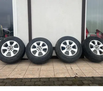 Nissan Pathfinder R51 R17 alloy rim 