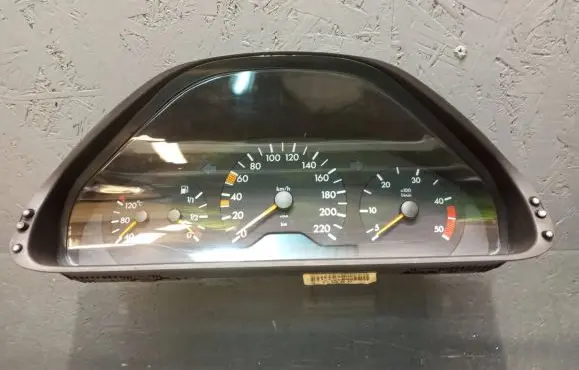 Mercedes-Benz E W210 Speedometer (instrument cluster) 2105406547