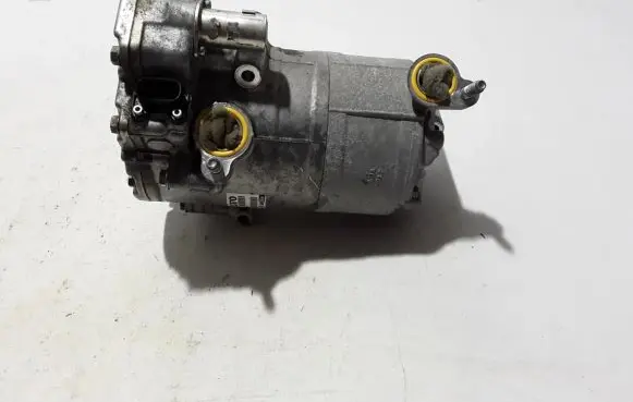 Volvo XC60 Air conditioning (A/C) compressor (pump) 32260523