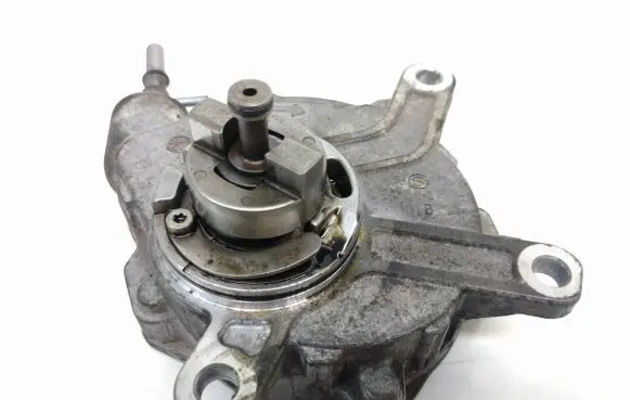 Toyota Avensis T250 Vacuum pump 05110728