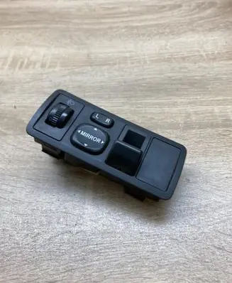 Toyota Corolla Verso E121 Wing mirror switch 183574 777665
