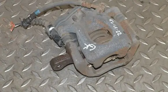 Nissan X-Trail T32 Rear brake caliper