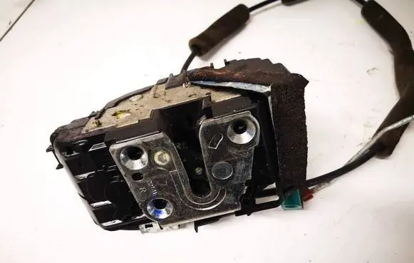 Nissan X-Trail T32 Front door lock 