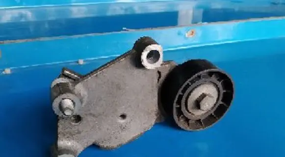 Ford Fusion Alternator belt tensioner 1690293 1355389