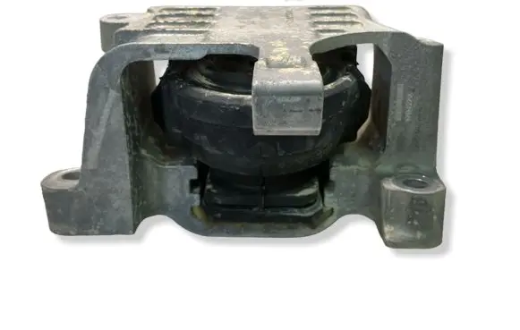 Volvo XC40 Engine mount bracket P112D