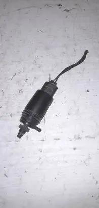 BMW 5 E39 Windscreen/windshield washer pump 8377612