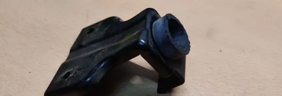 Hyundai i10 Radiator mount bracket