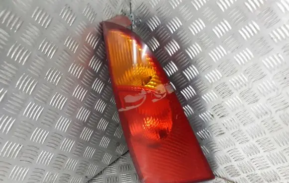 Ford Focus Rear/tail lights XS4X13405