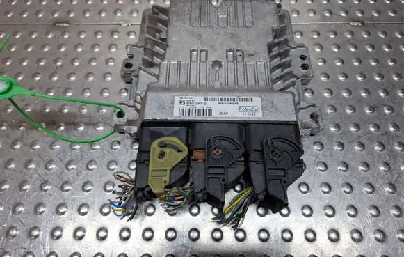 Ford Focus Engine control unit/module ECU S27705977 BV6112A650NE S180133007E