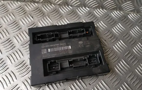 Audi A4 S4 B8 8K Comfort/convenience module 8K0907064C