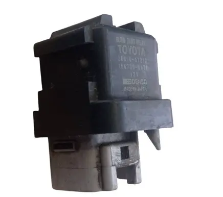 Toyota RAV 4 (XA20) Glow plug pre-heat relay 2861067010 1567000671