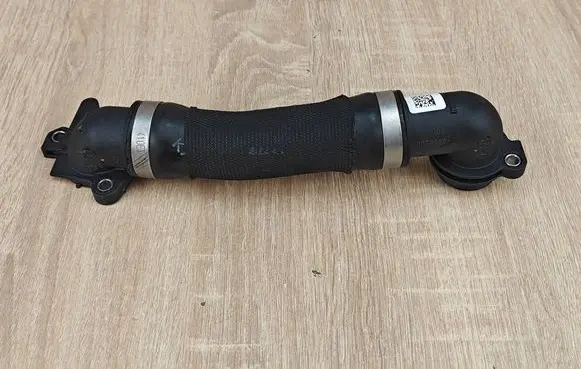 BMW 5 G30 G31 G38 Engine coolant pipe/hose 8650983