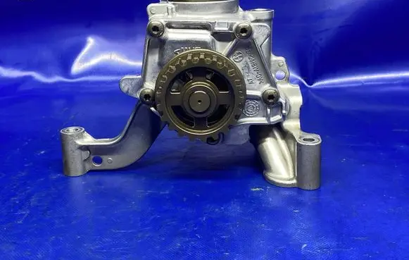Ford Focus Oil pump CM5G6600DC