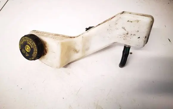 Nissan X-Trail T32 Brake fluid reservoir 0204796652
