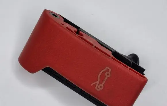 Engine bonnet (hood) release handle
