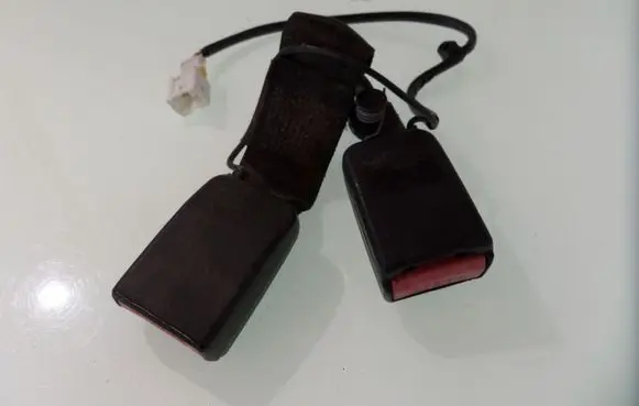 Citroen C4 I Middle seatbelt buckle (rear) 6040706 5134083F1902
