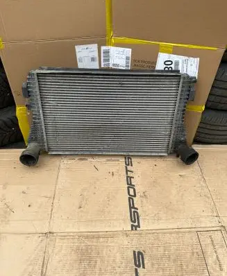 Skoda Octavia Mk2 (1Z) Intercooler radiator 1K0145803