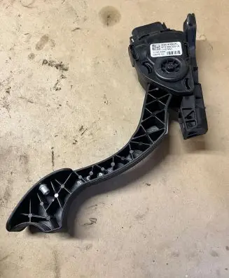 Ford Mondeo MK IV Accelerator throttle pedal 6G929F836RC 6PV00922014
