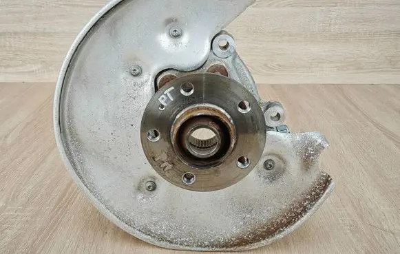 Rear wheel hub