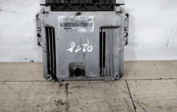 Jaguar XF X250 Engine control unit/module ECU 0281018585