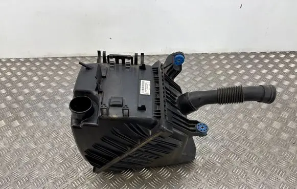 BMW i3 Air filter box 7642403