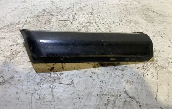 BMW 5 E28 Fender trim (molding) 1321097