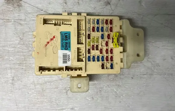 Hyundai ix35 Fuse module 2S550