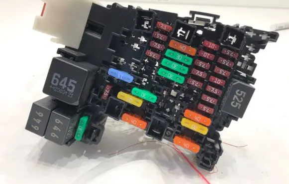 Volkswagen T-Roc Fuse box set 5Q0937615C