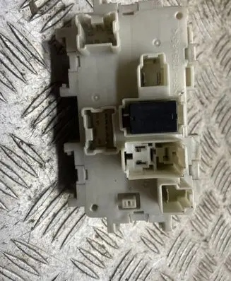 Nissan Navara Fuse module 1052918