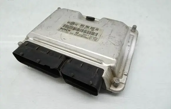 Volkswagen PASSAT B5.5 Engine control unit/module 066906032AS 0261207880