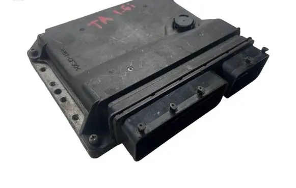 Toyota Auris 150 Engine control unit/module 8966102E51 MB2753000221