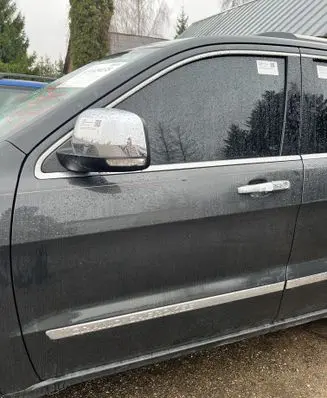 Jeep Grand Cherokee Front door