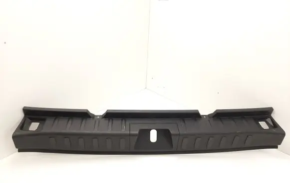 Trunk/boot sill cover protection
