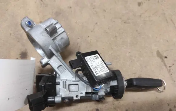 Opel Insignia A Ignition lock 3326419 20964876 20939745