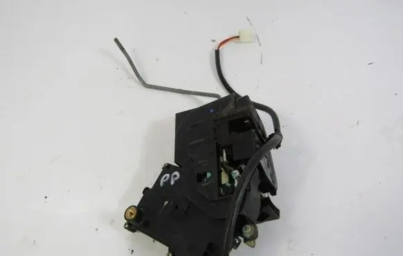 Mazda 323 Front door lock 