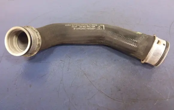 Porsche Boxster 987 Engine coolant pipe/hose 99710672803
