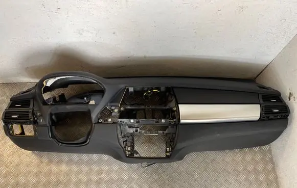 BMW X5 E70 Dashboard 70W101104 240644708