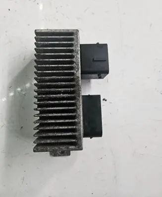 Renault Trafic III (X82) Glow plug pre-heat relay 271206395R