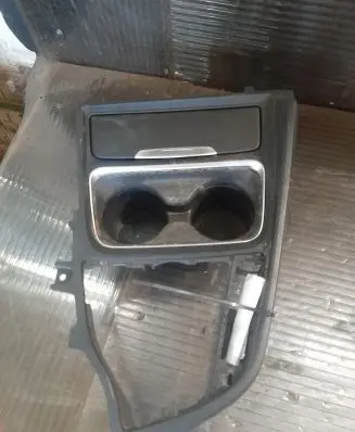 BMW 4 F32 F33 Cup holder front 82197009