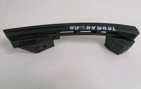Volkswagen Touran I Front bumper mounting bracket 1T0807890