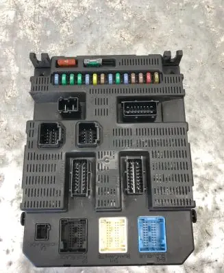Citroen C4 I Fuse module 9659285680