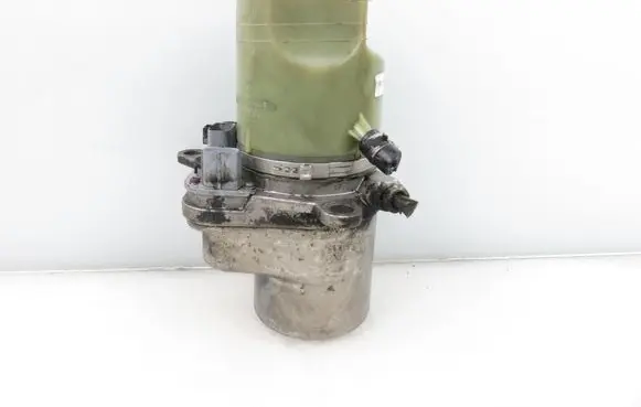 Ford Focus C-MAX Power steering pump 3M513K514DG