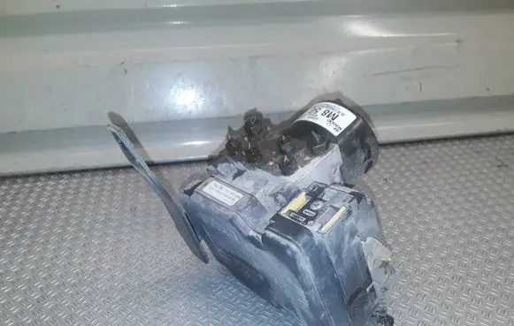KIA Sportage ABS Pump 589202e500