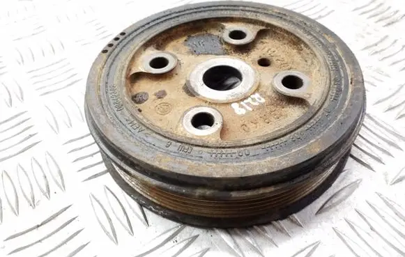 Volvo V70 Crankshaft pulley 08642368